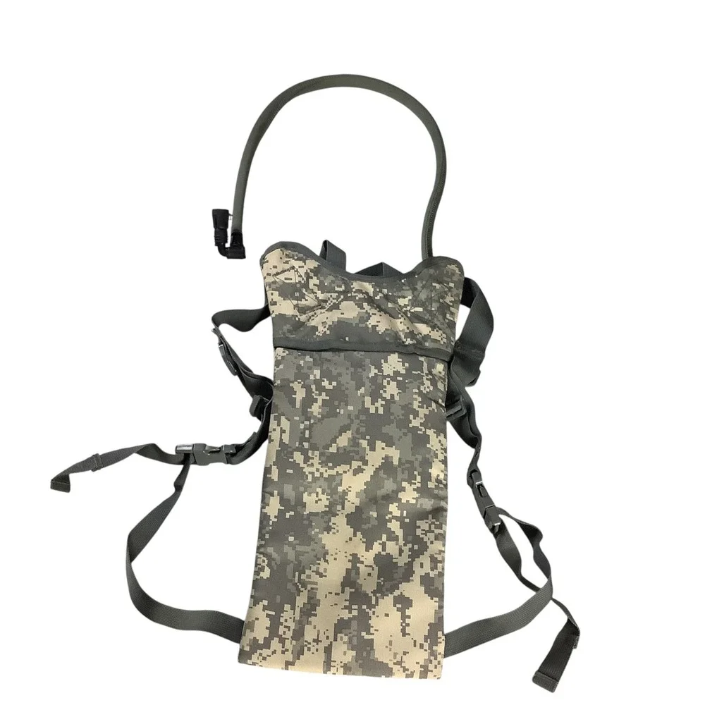 Rothco Hydration Bladder Pack Unisex OS Digital Camo Military Tactical Gorpcore